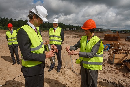 IMG_3235_EBG_sam.jpg IMG_3235_EBG_sam.jpg